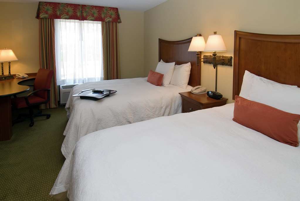 Hampton Inn & Suites Fort Myers Estero Pokoj fotografie